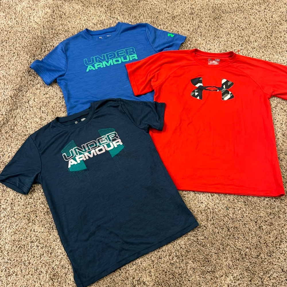 Under Armour t-shirts - bundle of 3